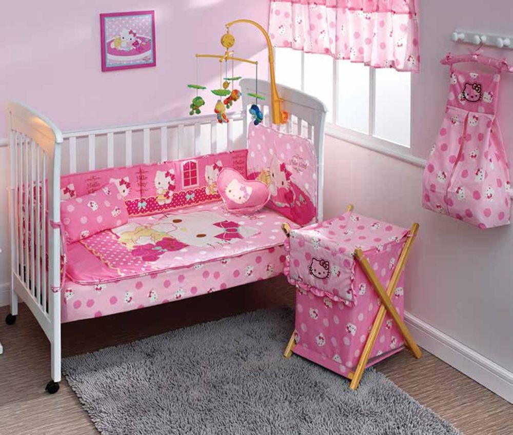 Phòng ngủ Hello Kitty cho bé gái
