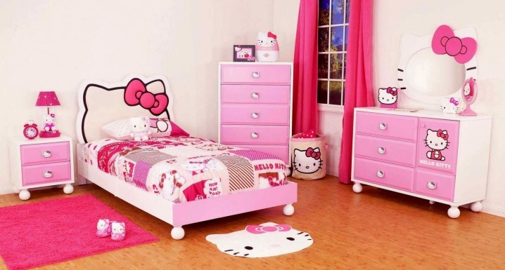 Phòng ngủ chủ đề Hello Kitty